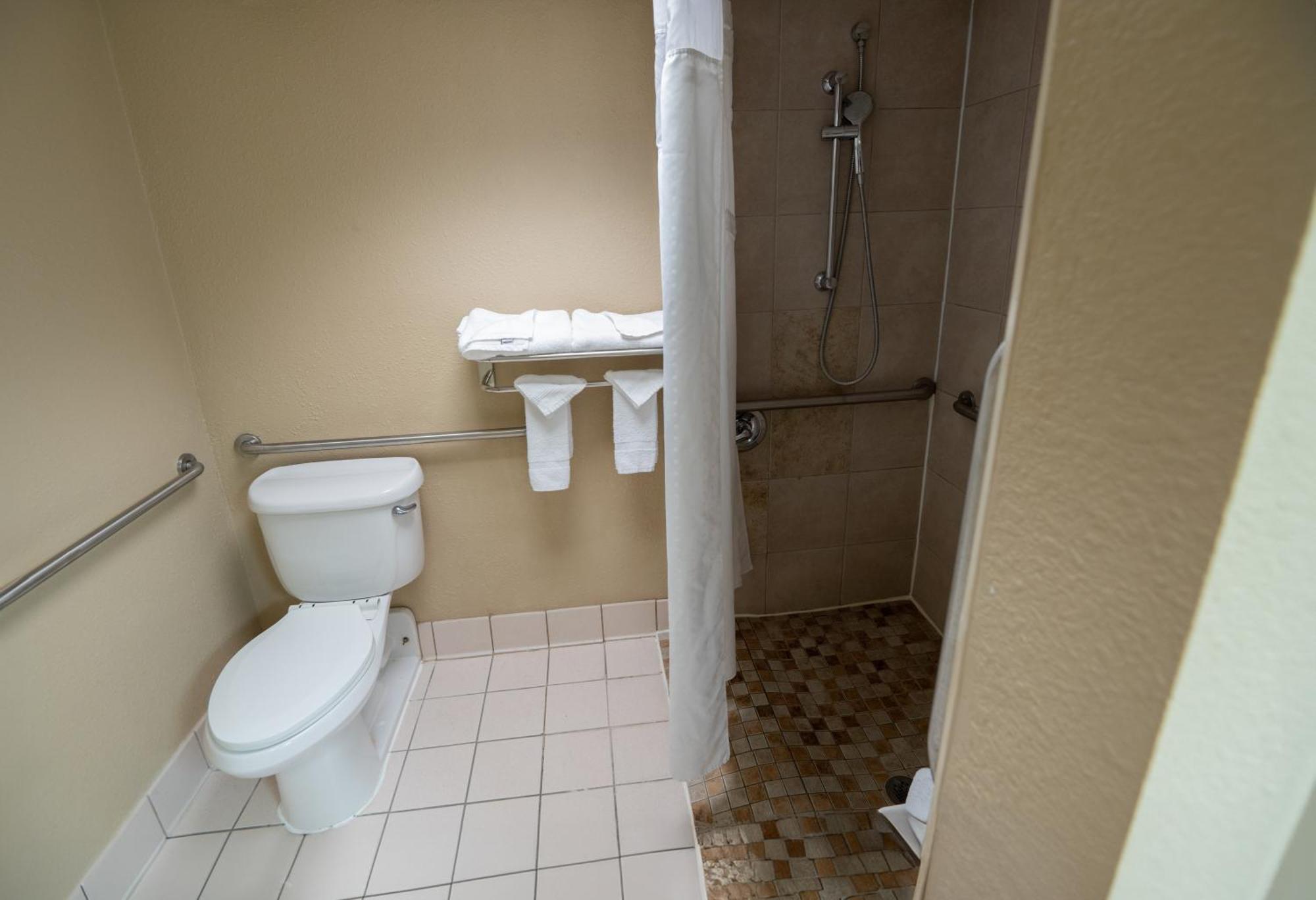 Quality Inn & Suites Downtown Mansfield Εξωτερικό φωτογραφία